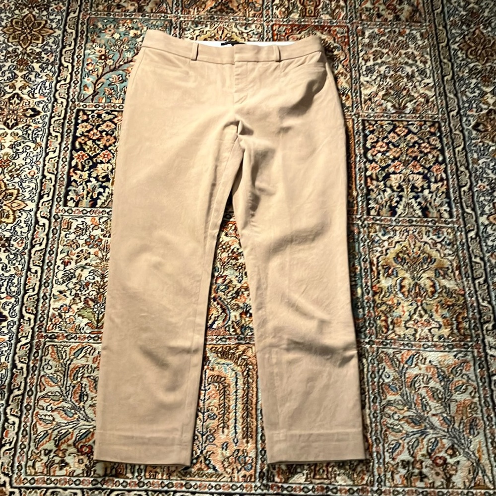 Size 6 Banana Sloan pants.